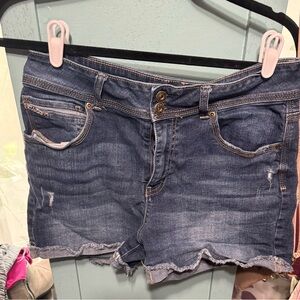 🔥🔥Maurice’s Denim Distressed Denim High Rise Women's Shorts- size 11/12- EUC